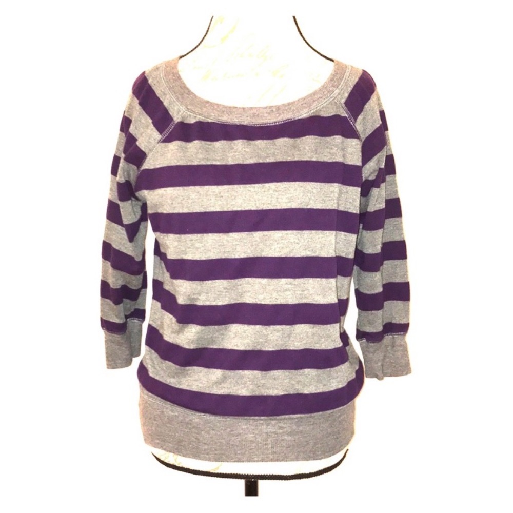 FOREVER 21 | Striped 3/4 Sleeves Crew Sweatshirt